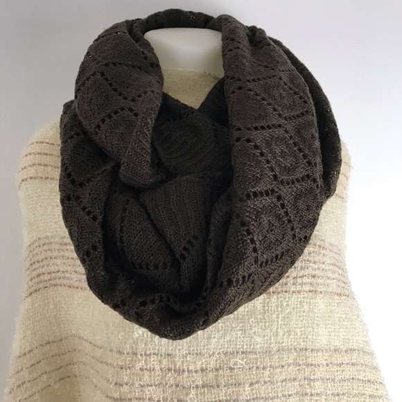 CHARLIE PAIGE Infinity Scarf Lace pattern - Picture 4 of 6